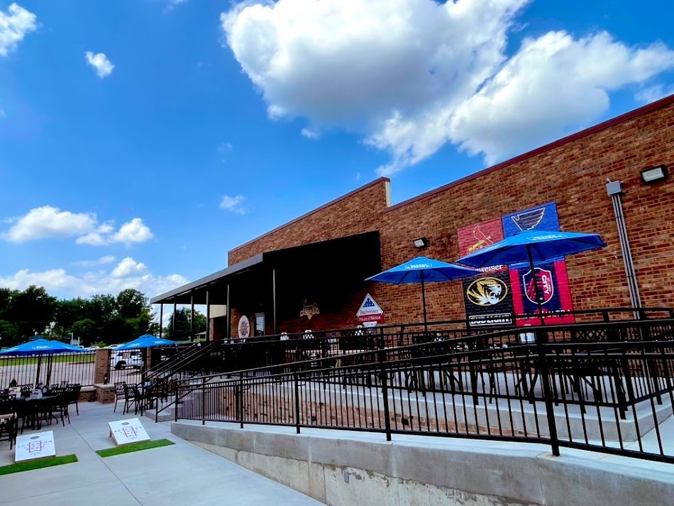 Hotshots Sports Bar Patio